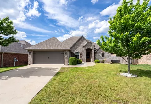 4004 Roundstone Blvd, Bentonville, AR 72713