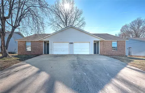 4393 W 4405 W Bluebird St, Fayetteville, AR 72704