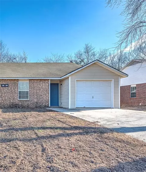1348 N Boxley Ave, Fayetteville, AR 72704