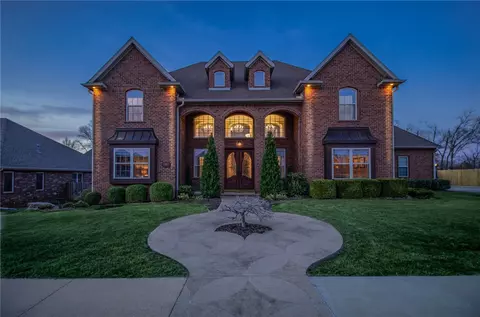 1604 NW Appaloosa Ave, Bentonville, AR 72712