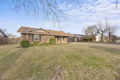 706 Andy St, Springdale, AR 72762