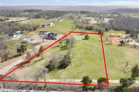 18503 Lake Sequoyah Rd, Fayetteville, AR 72701