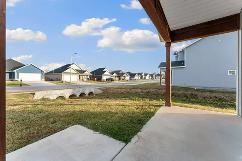 243 Miles Ave, Gentry, AR 72734 photo 3