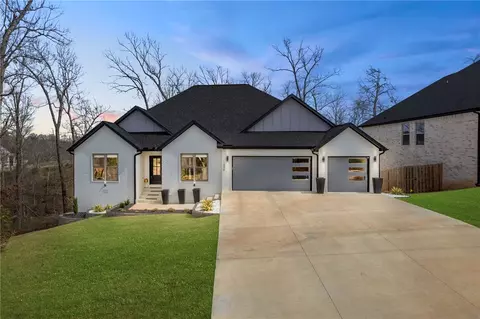 1904 NE Frost Dr, Bentonville, AR 72712