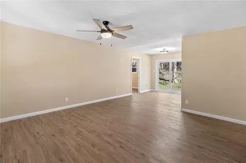 Living - 211 E Forsythe St, Pyatt, AR 72672 photo 3 of 3