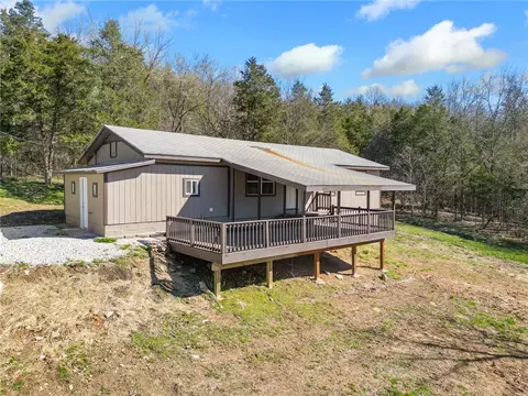 Exterior - 211 E Forsythe St, Pyatt, AR 72672 photo 3 of 6