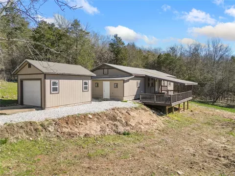 Exterior - 211 E Forsythe St, Pyatt, AR 72672 photo 1 of 6
