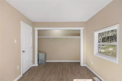 Bedroom - 211 E Forsythe St, Pyatt, AR 72672 photo 3 of 4