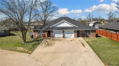 1950 1952 11th Pl, Rogers, AR 72758