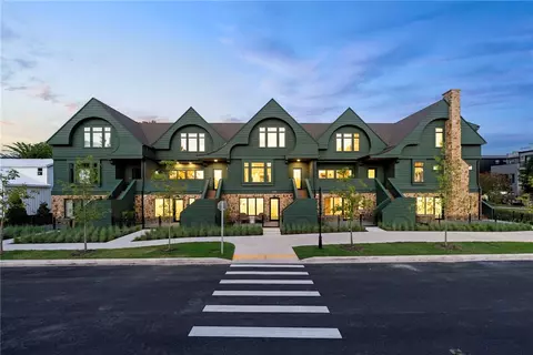 425 SE B St, Bentonville, AR 72712