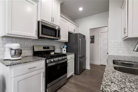 Kitchen - 1030 Sunshine Ct, Centerton, AR 72719 photo 1 of 1
