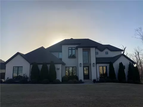 1430 Le Chesnay Dr, Centerton, AR 72719