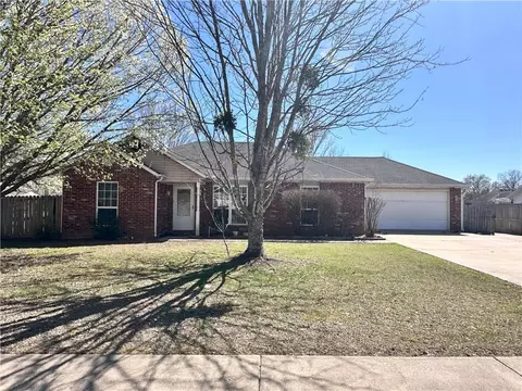 2233 N Brandi Ave, Fayetteville, AR 72701