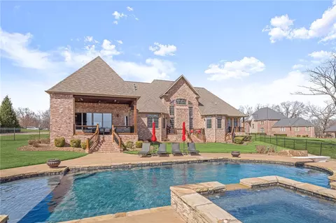 11009 Timarron Dr, Bentonville, AR 72712