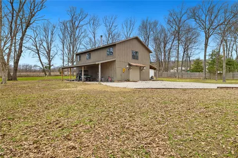15659 S Applehill Rd, Prairie Grove, AR 72753