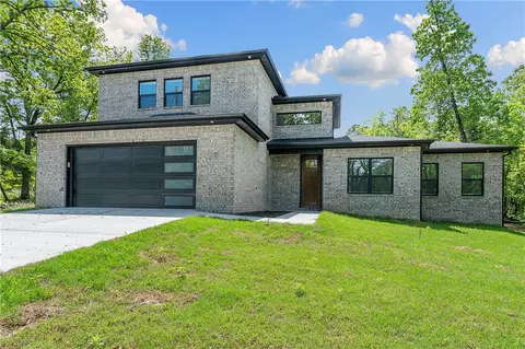 7 Ironside Ln, Bella Vista, AR 72715