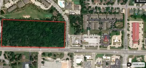 Wedington Drive, Fayetteville, AR 72704