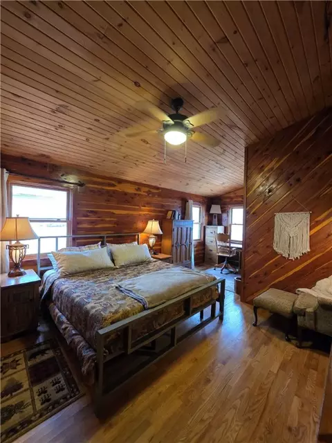 Bedroom - 46 Nc 1902, Compton, AR 72624 photo 4 of 10
