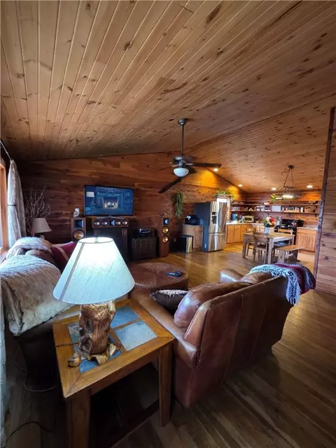 Living - 46 Nc 1902, Compton, AR 72624 photo 7 of 8