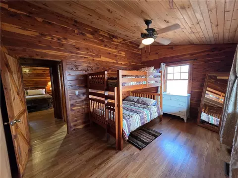 Bedroom - 46 Nc 1902, Compton, AR 72624 photo 6 of 10