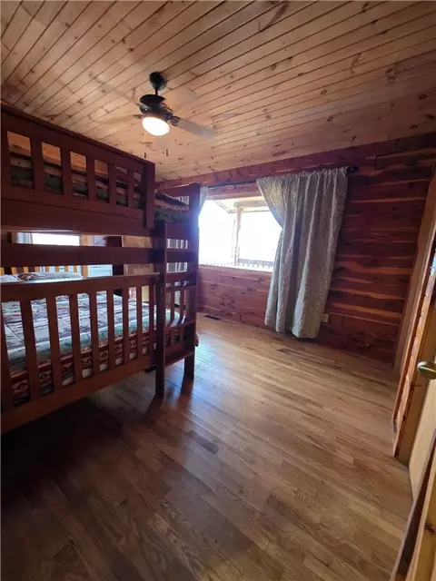 Bedroom - 46 Nc 1902, Compton, AR 72624 photo 7 of 10