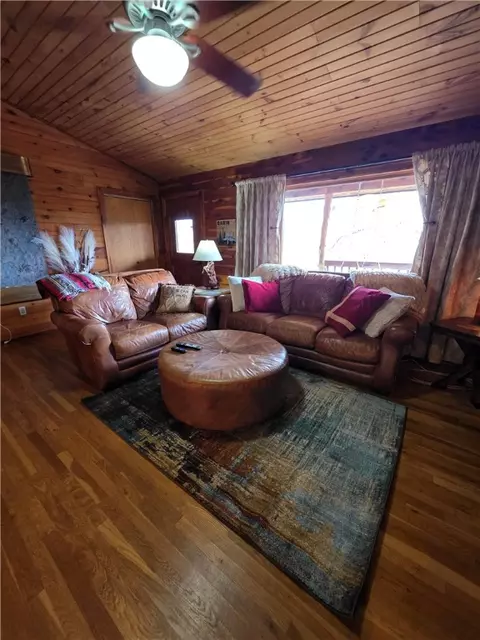 Living - 46 Nc 1902, Compton, AR 72624 photo 6 of 8