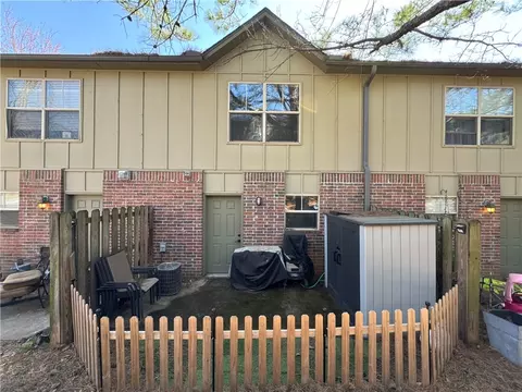 Exterior - 2212 Ellington Dr #E, Springdale, AR 72762 photo 4 of 5