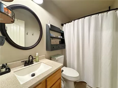 Bath - 2212 Ellington Dr #E, Springdale, AR 72762 photo 2 of 3
