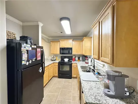 Kitchen - 2212 Ellington Dr #E, Springdale, AR 72762 photo 2 of 6