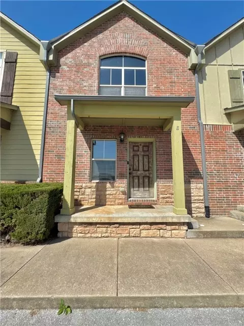 2212 Ellington Dr #E, Springdale, AR 72762