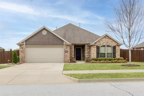 2883 W Marble Dr, Fayetteville, AR 72704