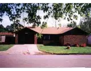 906 SE 10th Str St, Bentonville, AR 72712
