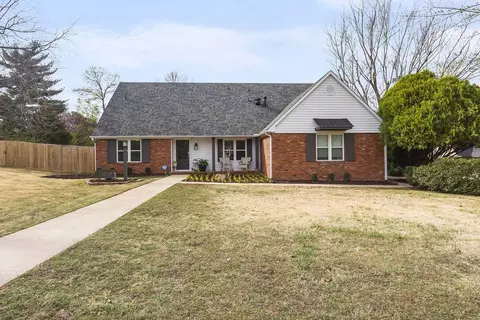 2509 E Ridgely Dr, Fayetteville, AR 72701
