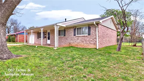 1307 Carlton St, Springdale, AR 72762
