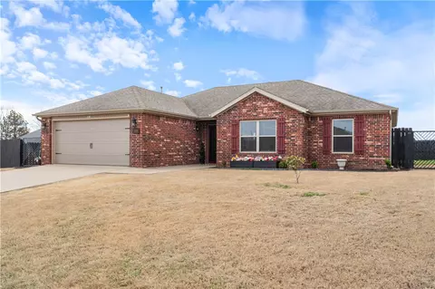1310 Cottonwood Rd, Centerton, AR 72719