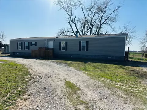 8703 Shortcut Rd, Decatur, AR 72722