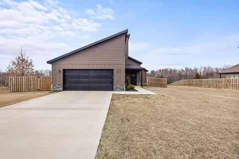 2656 N Justin Dr, Fayetteville, AR 72704