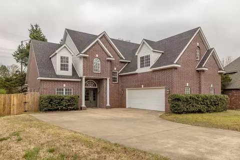 2567 Norwich Ln, Fayetteville, AR 72703
