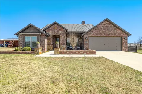 140 SW Highfill St, Gentry, AR 72734