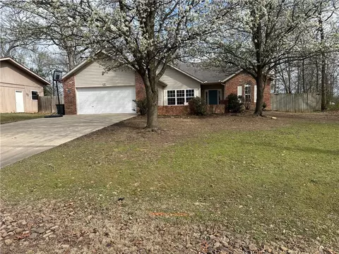 27 Merritt Dr, Bella Vista, AR 72714