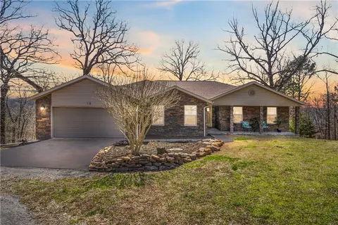 12 N James Ln, Bella Vista, AR 72714