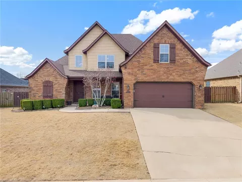 2000 Linda Ln, Rogers, AR 72758