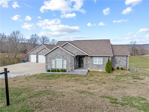 Exterior - 8472 Fork Creek Rd, Harrison, AR 72601 photo 3 of 5