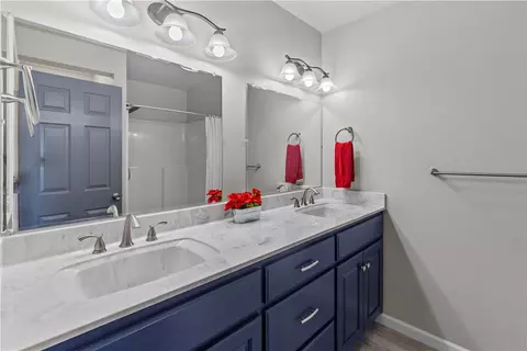 Bath - 8472 Fork Creek Rd, Harrison, AR 72601 photo 1 of 6