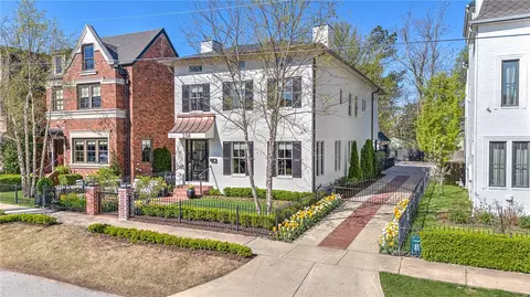 238 SW D St, Bentonville, AR 72712
