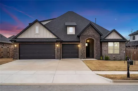 1411 Ocean Dr, Centerton, AR 72719