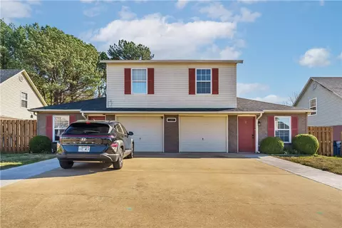 3405 SW Victoria Pl, Bentonville, AR 72712