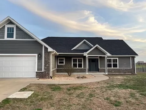 18147 Ridge Rd, Gravette, AR 72736
