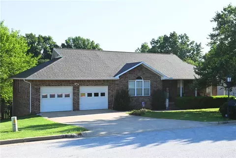 1203 Rogers Ave, Harrison, AR 72601