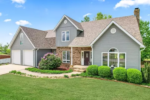 2704 W Dauphine Dr, Rogers, AR 72758
